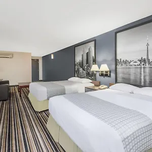Super 8 By Wyndham Downtown 2*, Toronto Canada